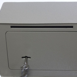 Caja fuerte buzon A.M.. Reducida, llave doble paleta. Art 032 CZAB.